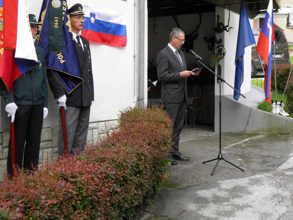 Spominska slovesnost ob odkritju spominskega obeležja v Železnikih