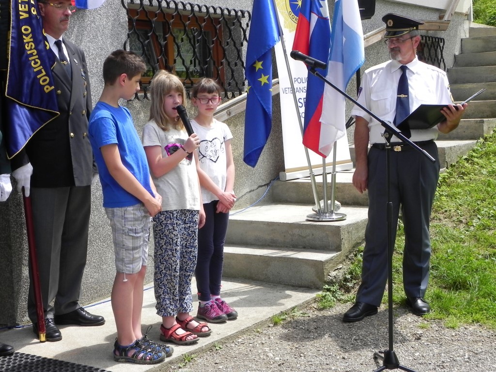 Spominska slovesnost ob odkritju spominskega obeležja v Kokri