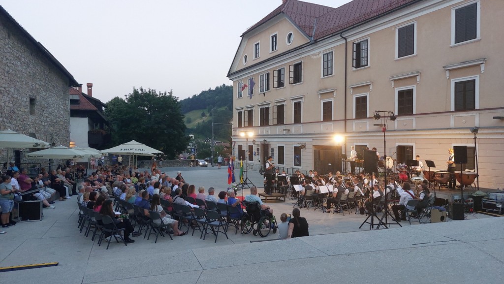 SPOMINSKA SLOVESNOST OB SPOMINSKEM OBELEŽJU V NEKDANJI ŠKOFJELOŠKI VOJAŠNICI JLA IN OSREDNJA OBČINSKA PROSLAVA OB DNEVU DRŽAVNOSTI – ŠKOFJA LOKA 2026