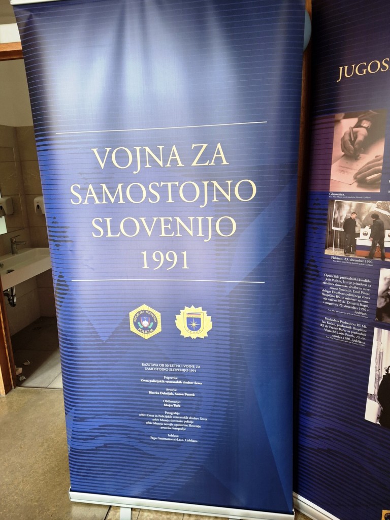 OTVORITEV TEMATSKE RAZSTAVE »VOJNA ZA SAMOSTOJNO SLOVENIJO 1991« V PROSTORIH OSNOVNE ŠOLE JANEZA MENCINGERJA – BOHINJSKA BISTRICA